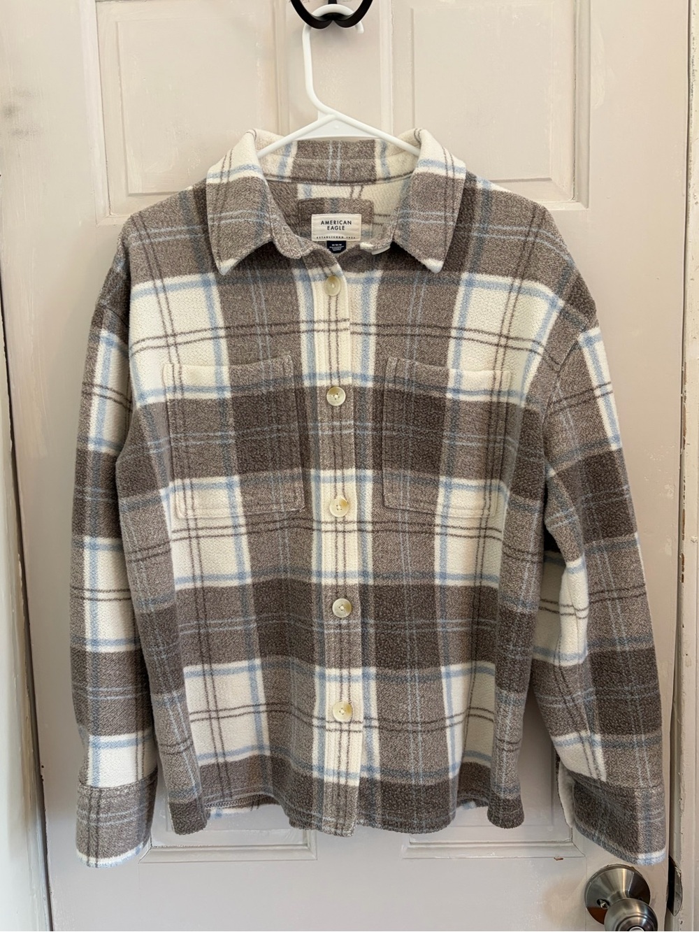 American Eagle Plaid Fleece Shacket Blue Brown Cream size Medium cabincore fall